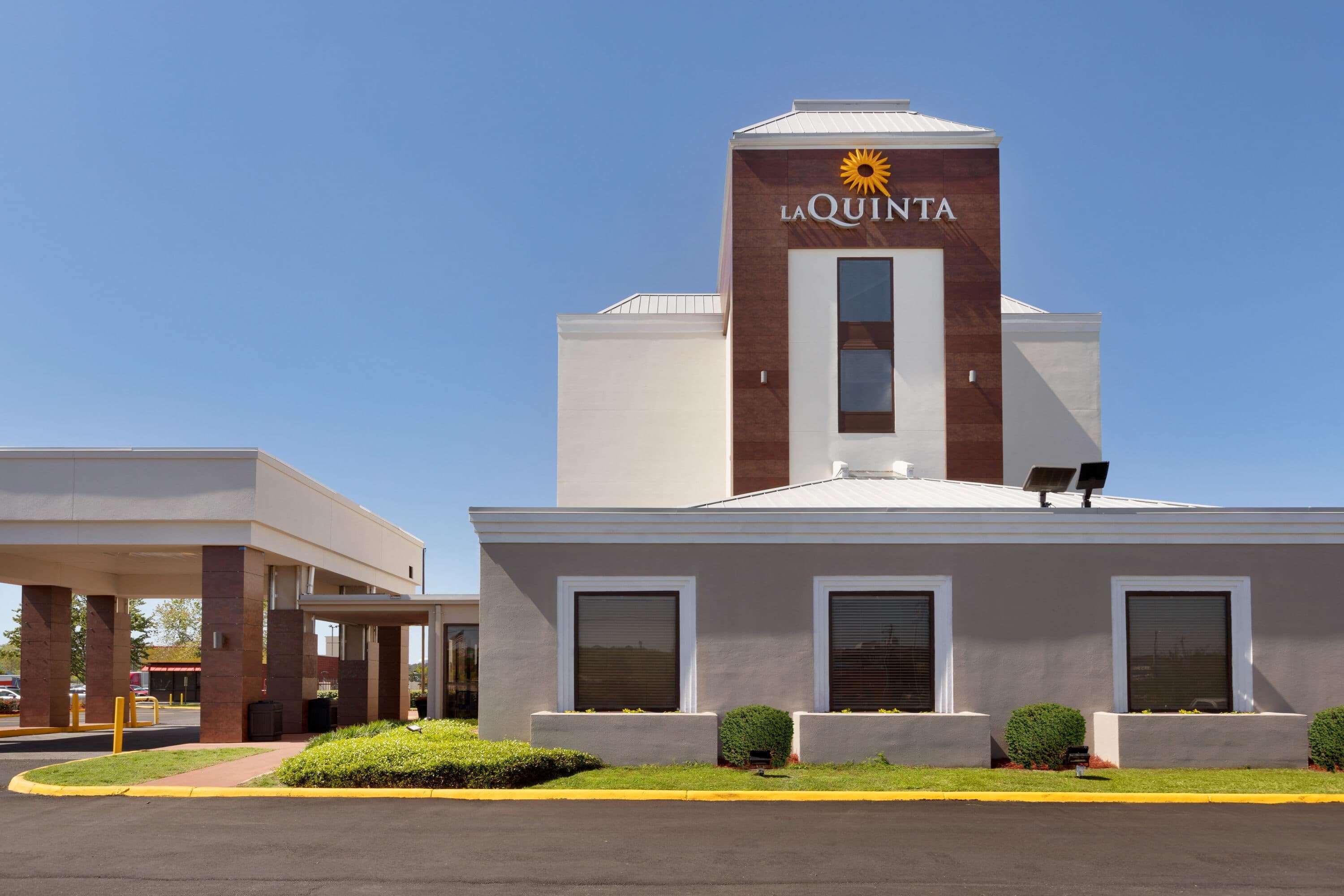 La Quinta Inn & Suites By Wyndham Ντόθαν Εξωτερικό φωτογραφία