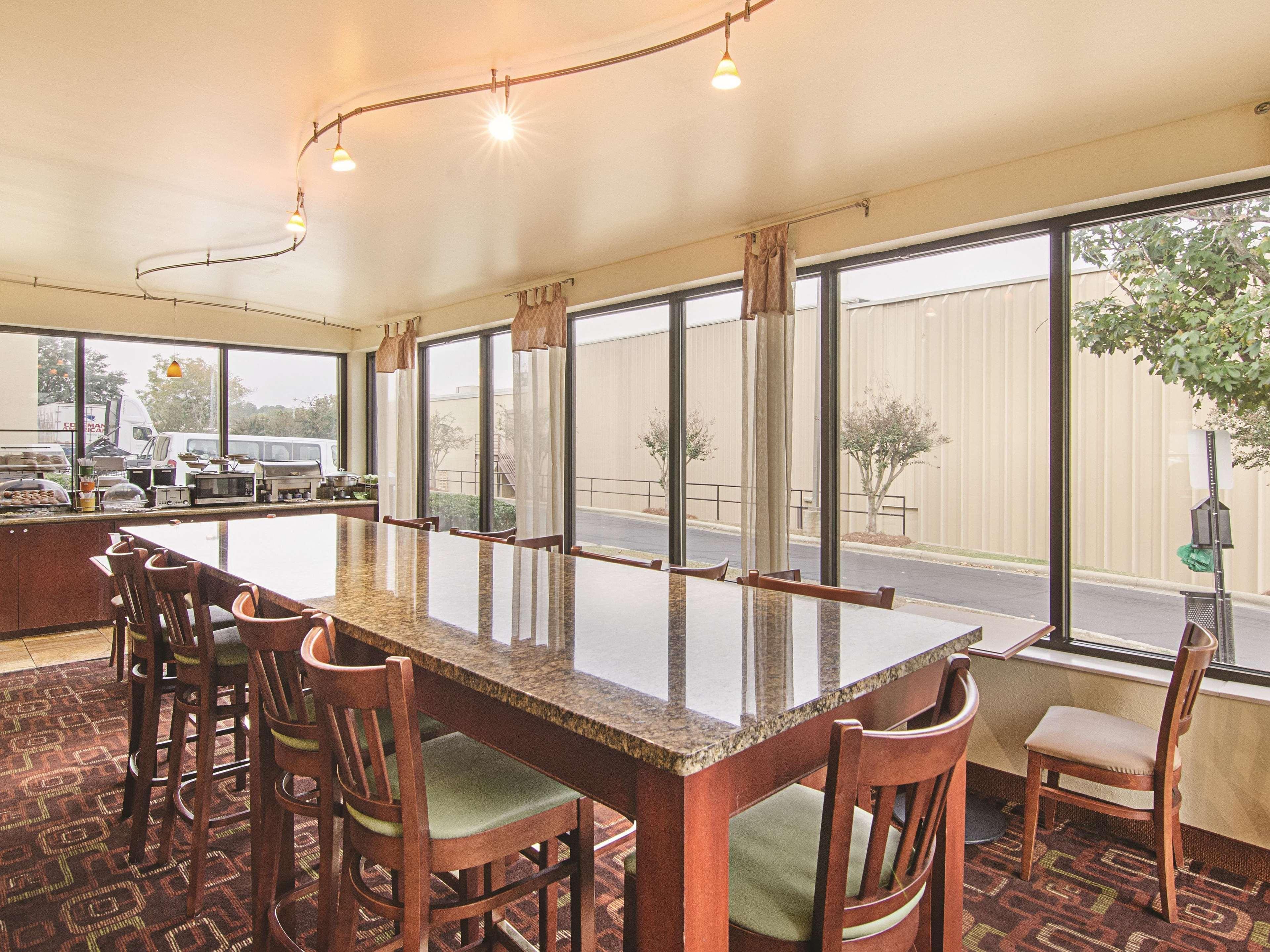 La Quinta Inn & Suites By Wyndham Ντόθαν Εξωτερικό φωτογραφία